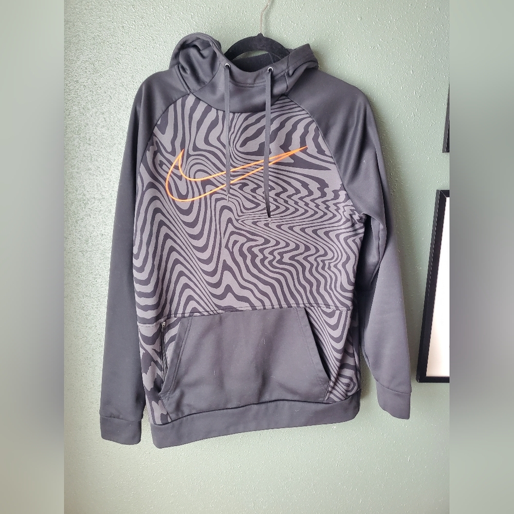 Nike Men's Black and Orange Graphic Sweater